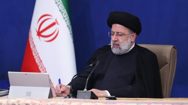 تجلیل رئیس جمهور از خدمات مرحوم اسماعیل احمدی تجلیل رئیس جمهور از خدمات مرحوم اسماعیل احمدی