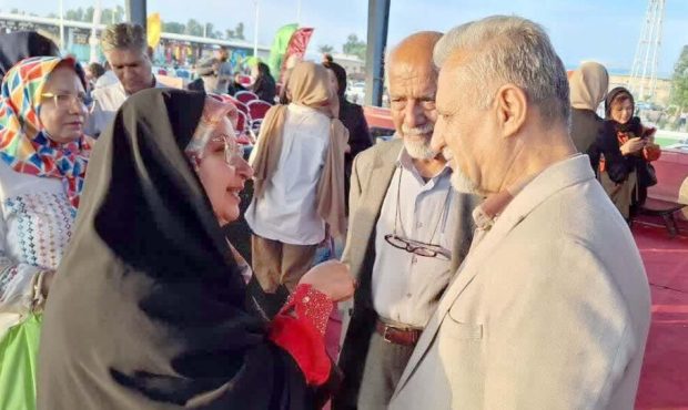 صد دانه یاقوت در شکرستان ایران صد دانه یاقوت در شکرستان ایران