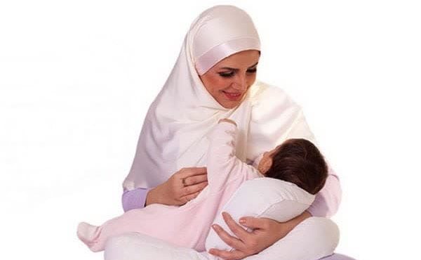آغوز: طلای مایع و اولین سپر دفاعی نوزاد در هفته جهانی تغذیه با شیر مادر