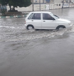 سیلاب باران در اهواز؛ خیابان‌ها به رودخانه تبدیل شدند