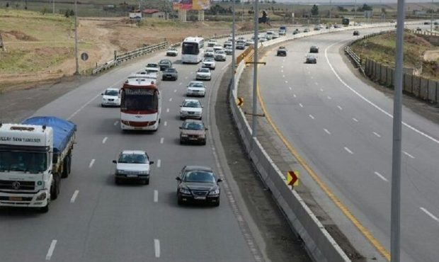 تردد عادی و روان وسایل نقلیه در جاده‌های خوزستان